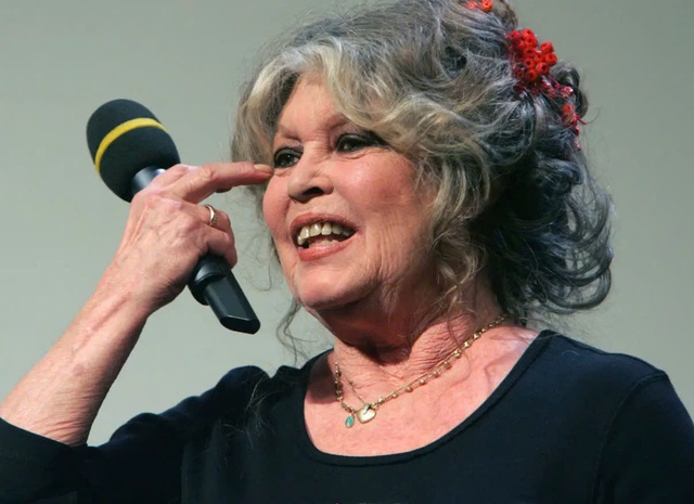 Brigitte Bardot: Biểu tượng sex nước Ph&aacute;p v&agrave; cuộc đời nổi loạn - Ảnh 5.