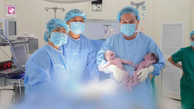 Cặp song sinh ch&agrave;o đời trong bọc điều tại Bệnh viện Phương Nam - Ảnh 2.