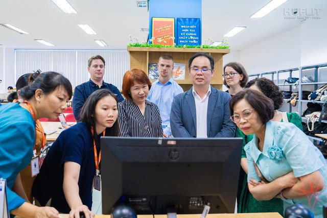 Đạt chuẩn kiểm định FIBAA - Dấu mốc cho h&agrave;nh tr&igrave;nh vươn m&igrave;nh ra khơi của HUFLIT - Ảnh 3.