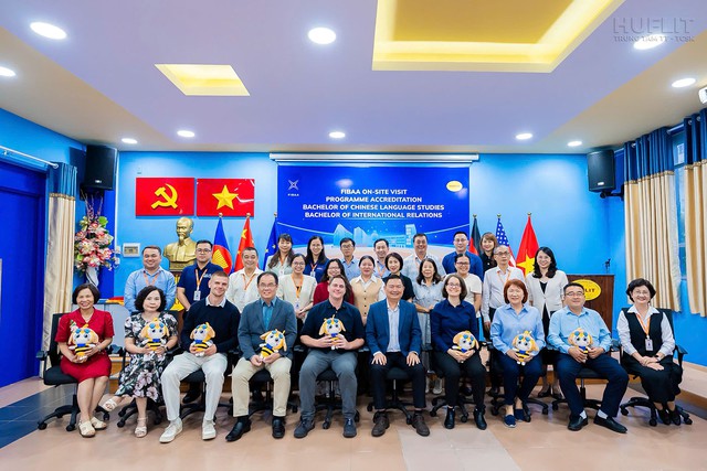 Đạt chuẩn kiểm định FIBAA - Dấu mốc cho h&agrave;nh tr&igrave;nh vươn m&igrave;nh ra khơi của HUFLIT - Ảnh 4.