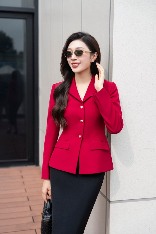 Áo blazer và khả năng biến hóa trong phong cách thường ngày- Ảnh 1. Áo blazer và khả năng biến hóa trong phong cách thường ngày- Ảnh 1.