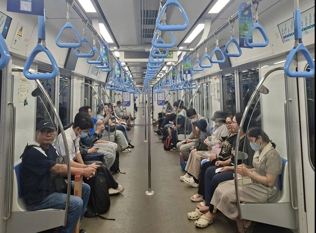 Ngày đầu năm mới: Ở TP.HCM vừa đi chơi, vừa không tốn tiền di chuyển - Ảnh 2.