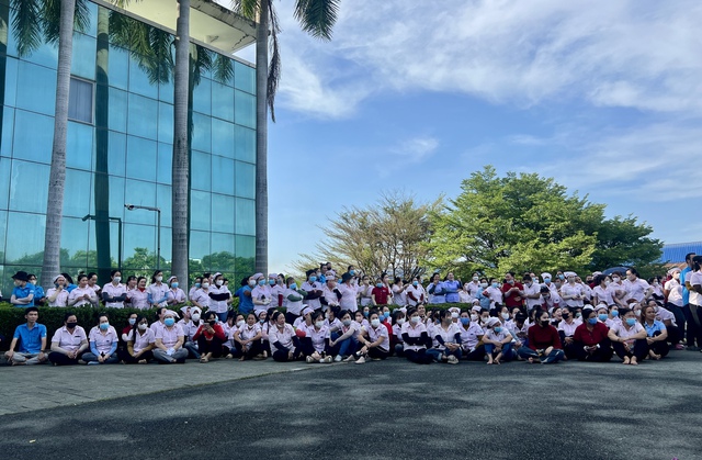 TP.HCM: Nh&agrave; m&aacute;y sắp đ&oacute;ng cửa, c&ocirc;ng nh&acirc;n 'đ&igrave;nh c&ocirc;ng', chờ th&ocirc;ng b&aacute;o chế độ hỗ trợ - Ảnh 4.