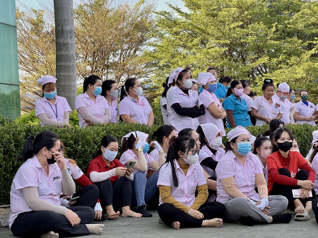 TP.HCM: Nh&agrave; m&aacute;y sắp đ&oacute;ng cửa, c&ocirc;ng nh&acirc;n 'đ&igrave;nh c&ocirc;ng', chờ th&ocirc;ng b&aacute;o chế độ hỗ trợ - Ảnh 2.