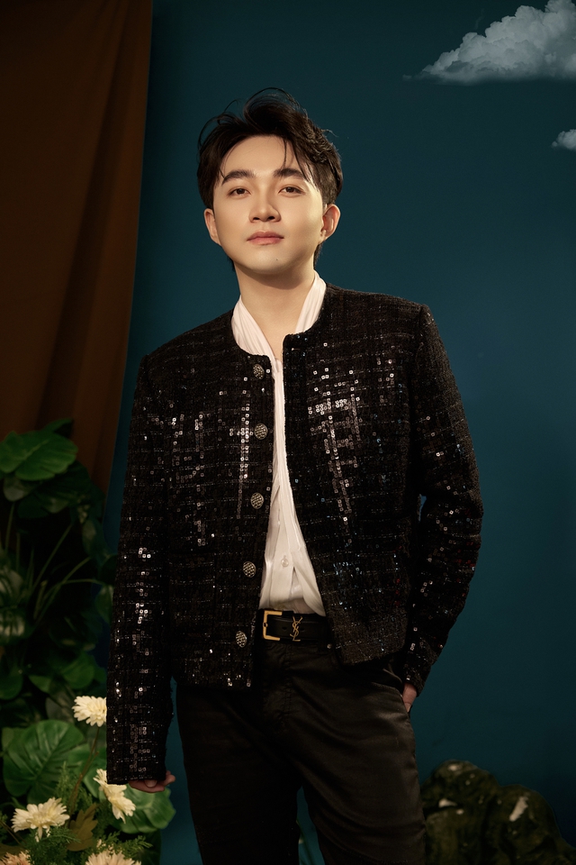 Ca sĩ Trung Quang ra sao sau 9 năm gi&agrave;nh qu&aacute;n qu&acirc;n 'Thần tượng bolero'? - Ảnh 2.