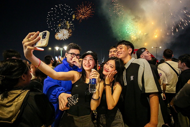 Cả nước tưng bừng đón kỷ nguyên mới- Ảnh 1. Cả nước tưng bừng đón kỷ nguyên mới- Ảnh 1.