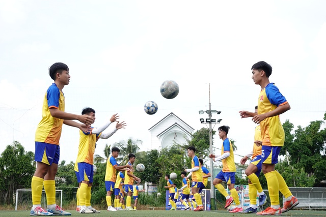 Trường ĐH Nam Cần Thơ quyết t&acirc;m gi&agrave;nh 'v&eacute; v&agrave;ng' v&ograve;ng loại TNSV THACO cup 2026- Ảnh 1.