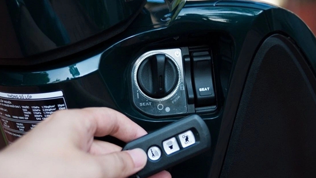 Sai lầm tai hại của người d&ugrave;ng xe m&aacute;y c&oacute; Smartkey - Ảnh 1.