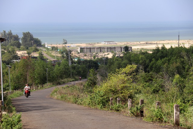 Tiến độ giải ph&oacute;ng mặt bằng KCN Sơn Mỹ v&agrave; những vấn đề cần giải quyết - Ảnh 4.