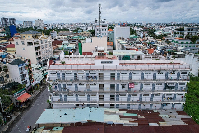 Lăng k&iacute;nh bạn đọc: Bảo vệ người ở trọ được hưởng gi&aacute; điện theo quy định - Ảnh 1.
