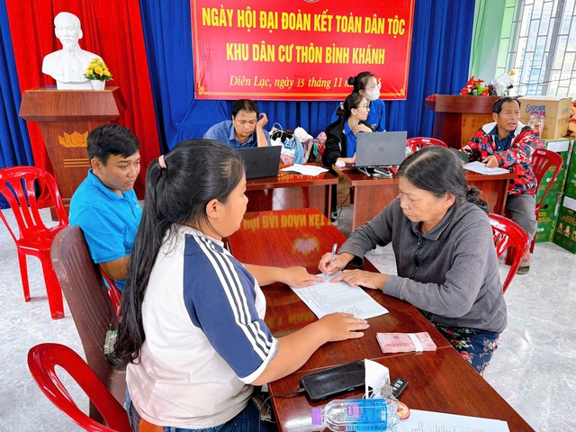 Kh&aacute;nh H&ograve;a: Kh&ocirc;ng đăng k&yacute; cư tr&uacute; vẫn được nhận hỗ trợ sau lũ - Ảnh 2.