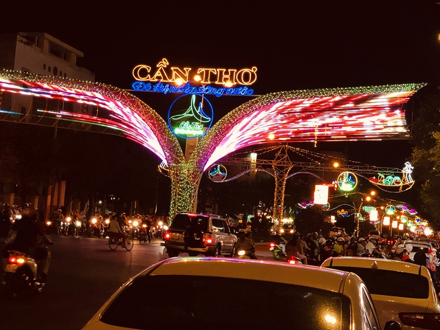 Sông nước Cần Thơ rộn ràng mùa lễ hội- Ảnh 3.