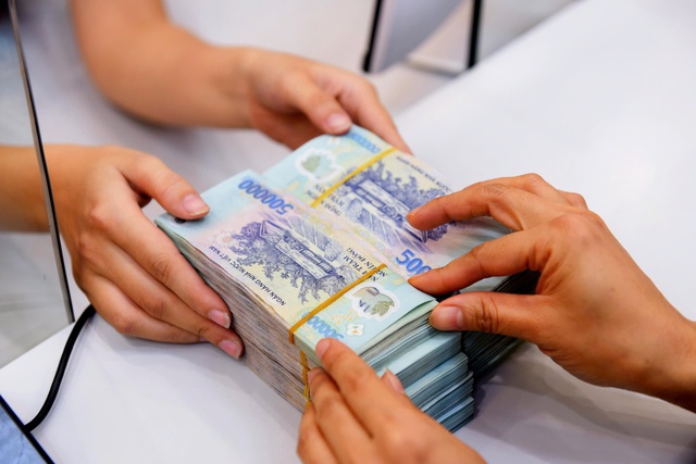 T&agrave;i khoản &iacute;t tiền bị thu ph&iacute; quản l&yacute;- Ảnh 1.