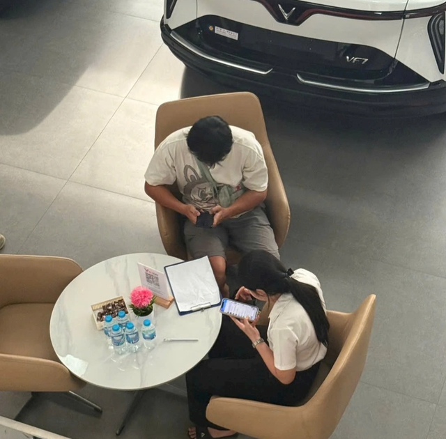 Người trẻ l&agrave;m sales, kiếm được bao nhi&ecirc;u tiền? - Ảnh 4.