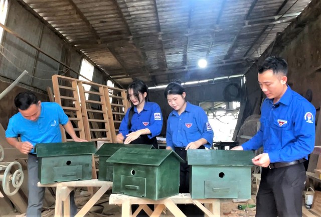 Ngôi nhà xanh thu hồi pin cũ - Ảnh 1.