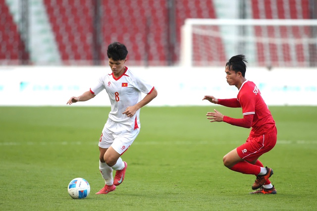 U.23 Việt Nam mất cặp tiền vệ trung t&acirc;m tốt nhất, &ocirc;ng Kim c&oacute; bối rối&hellip;- Ảnh 2.