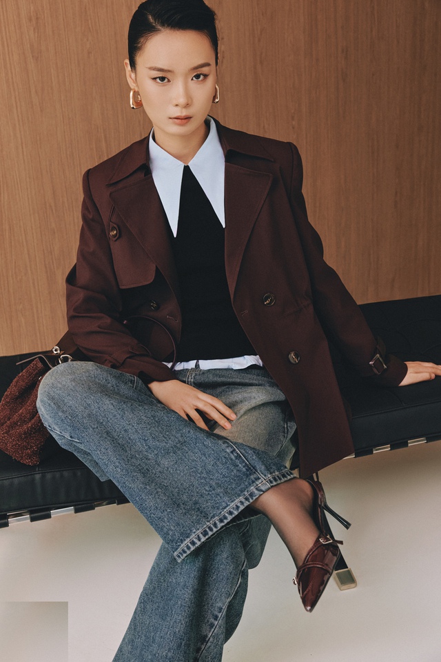 Phối đồ xếp lớp mùa đông chuẩn xu hướng, sang trọng với sơ mi trắng Phối đồ xếp lớp mùa đông chuẩn xu hướng, sang trọng với sơ mi trắng - Ảnh 4.