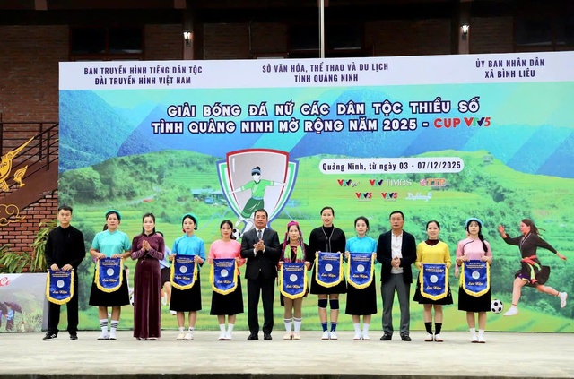 Sôi động giải bóng đá nữ các dân tộc thiểu số ở Bình Liêu- Ảnh 2.