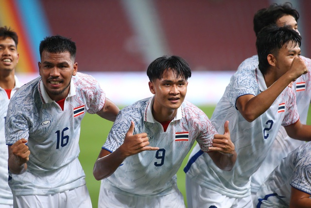 U.23 Thái Lan chơi 'cực cháy' ở hiệp 2, thắng đậm Đông Timor ngày ra quân: Đứng đầu bảng- Ảnh 4. U.23 Thái Lan chơi 'cực cháy' ở hiệp 2, thắng đậm Đông Timor ngày ra quân: Đứng đầu bảng- Ảnh 4.