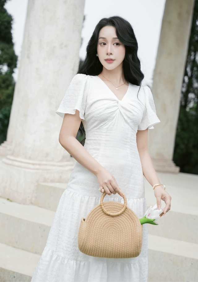 Đầm xoắn, chút nhấn nhá mềm mại cho ngày xuống phố thêm xinh - Ảnh 5.