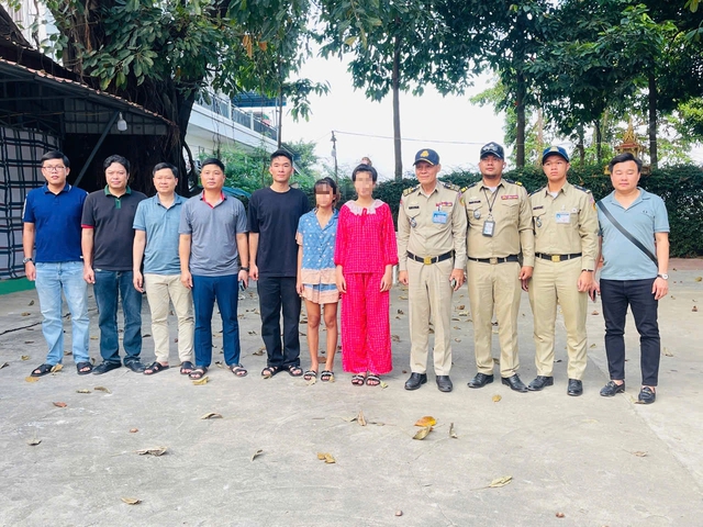 Giải cứu 2 thiếu nữ 14 tuổi bị lừa b&aacute;n sang Campuchia với gi&aacute; 60 triệu đồng - Ảnh 2.