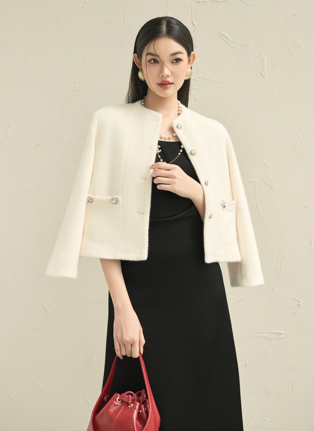 Mùa xuân 2026, mùa của những bản phối với áo khoác dáng ngắn()  - Ảnh 1.