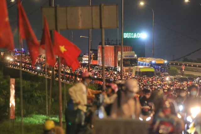 CSGT khuyến c&aacute;o tr&aacute;nh QL1 cũ, về miền T&acirc;y n&ecirc;n chọn lộ tr&igrave;nh n&agrave;o dịp tết? - Ảnh 2.