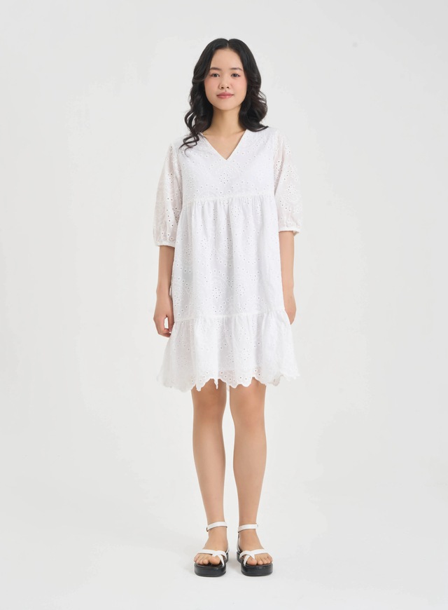 Váy babydoll trắng, ‘khoảng lặng’ ngọt ngào cho những nàng thơ yêu sự tối giản Váy babydoll trắng, ‘khoảng lặng’ ngọt ngào cho những nàng thơ yêu sự tối giản- Ảnh 3.