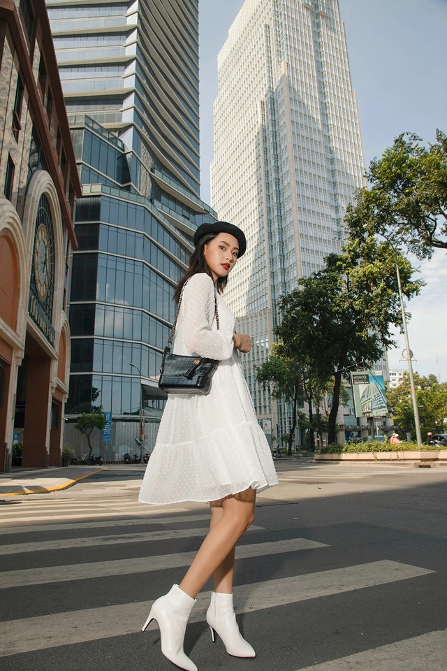 Váy babydoll trắng, ‘khoảng lặng’ ngọt ngào cho những nàng thơ yêu sự tối giản Váy babydoll trắng, ‘khoảng lặng’ ngọt ngào cho những nàng thơ yêu sự tối giản- Ảnh 5.