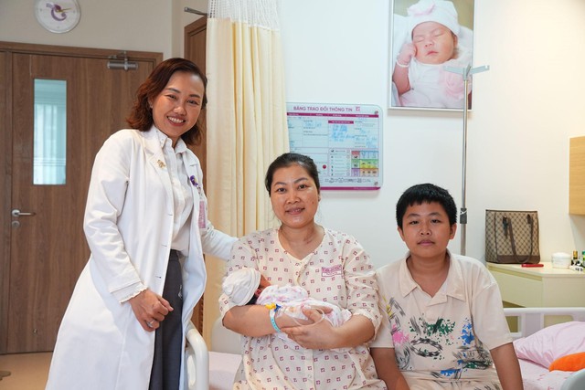 B&igrave;nh thản vượt cạn tuổi 36 giữa thai kỳ nguy cơ cao nhờ bản lĩnh &ecirc;-k&iacute;p sản- Ảnh 1.