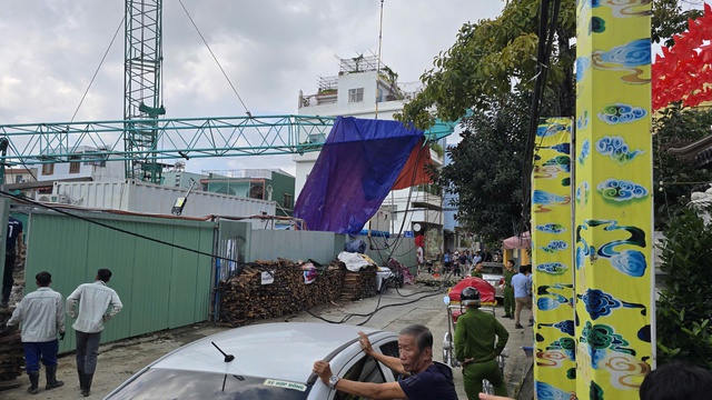 G&atilde;y cần cẩu tại dự &aacute;n The One Tower đ&egrave; sập tường Bảo t&agrave;ng đi&ecirc;u khắc Chăm - Ảnh 1.