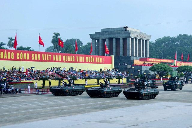 'Đổi mới phong c&aacute;ch l&atilde;nh đạo' th&agrave;nh dấu ấn nổi bật của H&agrave; Nội năm 2025- Ảnh 2.