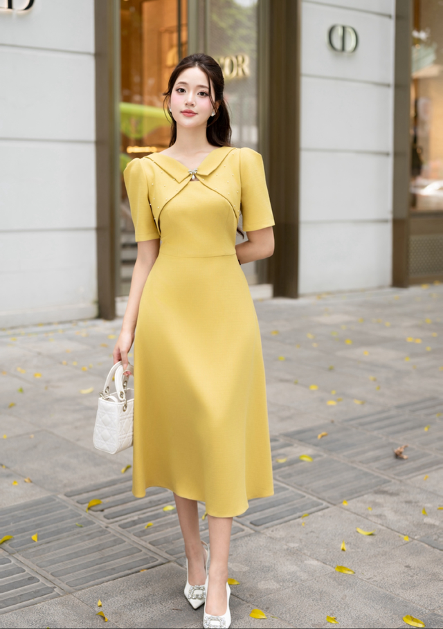 Diện trang phục sắc vàng rực rỡ, sang chảnh đón năm mới- Ảnh 6. Diện trang phục sắc vàng rực rỡ, sang chảnh đón năm mới- Ảnh 6.