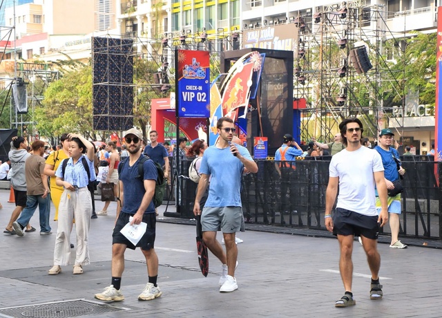 Giao thừa 2026: Mạng x&atilde; hội ngập tr&agrave;n lời ch&uacute;c mừng năm mới, mong nhiều nụ cười   - Ảnh 4.