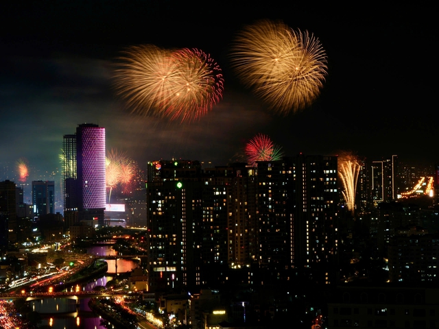 TP.HCM: Tối 31.12 đi xem bắn pháo hoa, tình huống khẩn cấp nào gọi cấp cứu 115? - Ảnh 2.