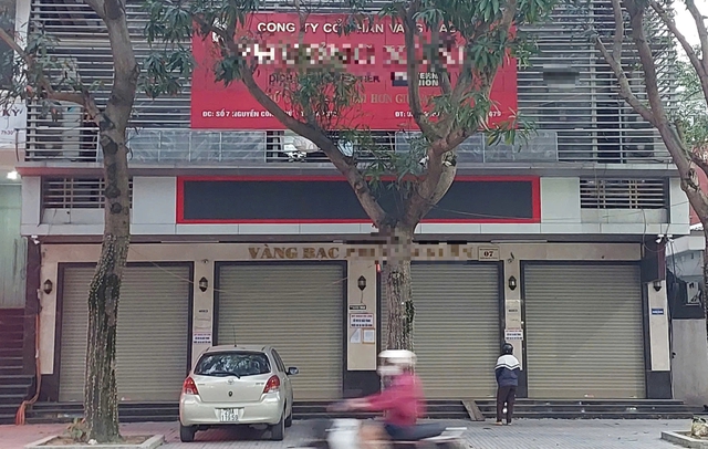 Tiệm v&agrave;ng lớn ở H&agrave; Tĩnh đ&oacute;ng cửa đột ngột sau kiểm tra của c&ocirc;ng an - Ảnh 1.