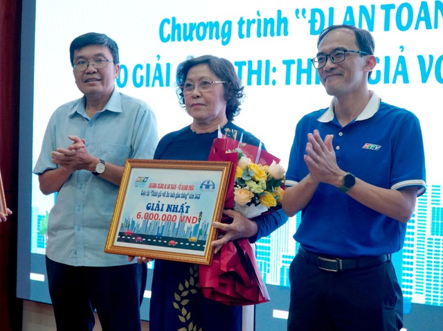 TP.HCM: Trao giải cuộc thi 'Thính giả với an toàn giao thông' - Ảnh 1.