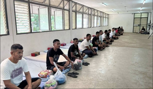 Thái Lan thả 18 binh sĩ Campuchia sau 155 ngày giam giữ - Ảnh 1.