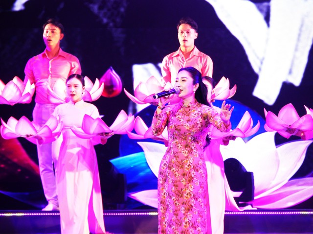 Đất phương Nam hiện ra thật đẹp - Ảnh 4.