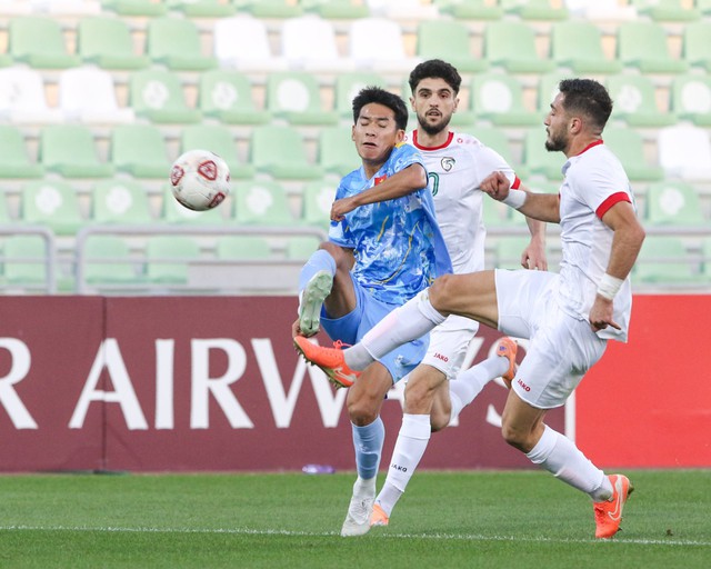 U.23 Việt Nam c&oacute; th&ecirc;m b&agrave;i học gi&aacute; trị khi thua Syria trước giải ch&acirc;u &Aacute;: &lsquo;Thao trường&rsquo; đổ mồ h&ocirc;i&hellip;- Ảnh 2.