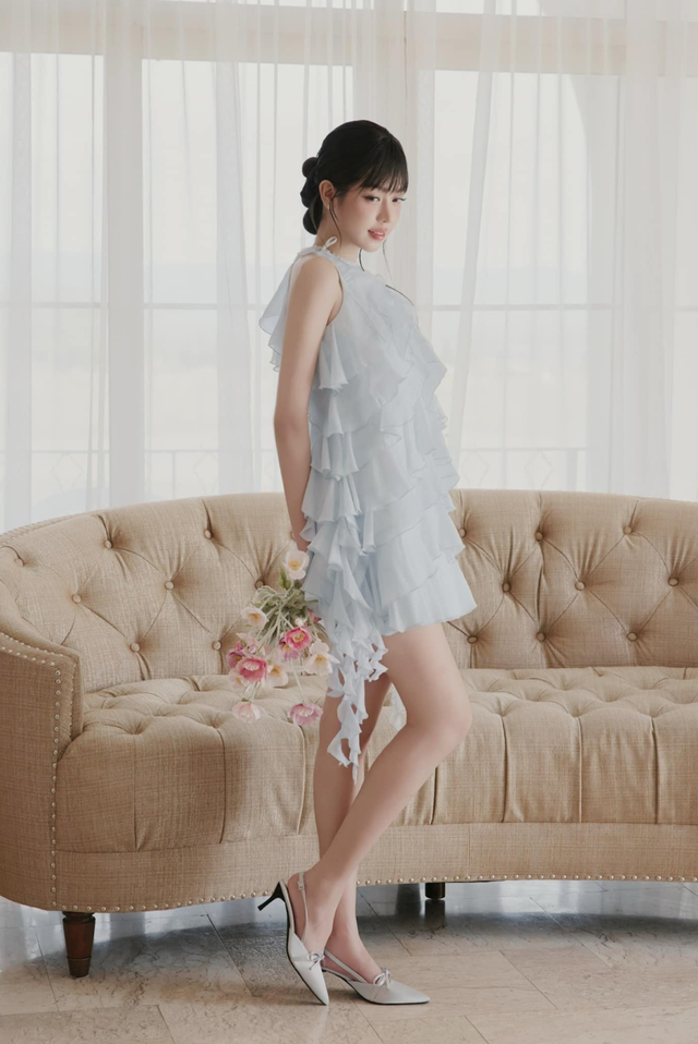 Đầm bèo nhún đa tầng 'lên ngôi', tạo vẻ đẹp bay bổng cho phái đẹp- Ảnh 6.