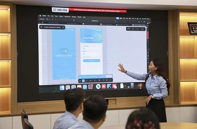 Chị Dương Thị Ngọc H&acirc;n v&agrave; những s&aacute;ng kiến thi đua y&ecirc;u nước trong chuyển đổi số - Ảnh 2.