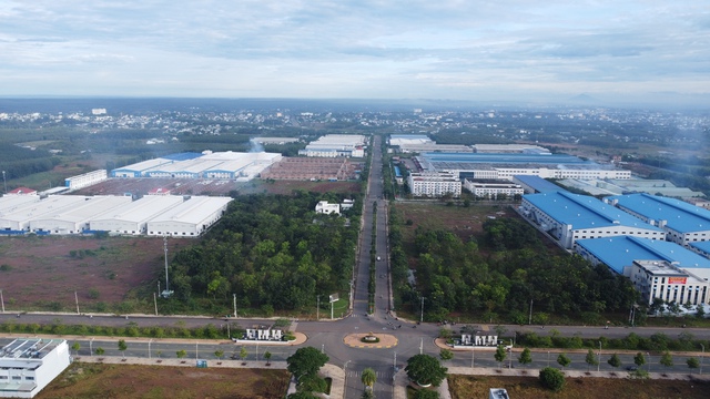 Biển b&aacute;o 20 km/giờ ở Đồng Nai: Đề nghị th&aacute;o dỡ to&agrave;n bộ- Ảnh 3.