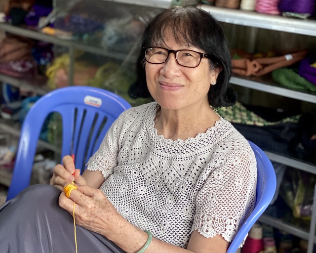 Gieo nghề cho những đôi tay khiếm khuyết: Lớp học Hoa móc len tại Cần Thơ - Ảnh 2. Gieo nghề cho những đôi tay khiếm khuyết: Lớp học Hoa móc len tại Cần Thơ - Ảnh 2.