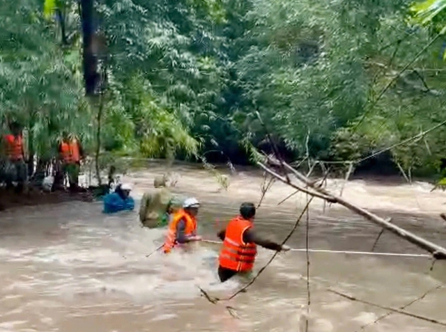 Khánh Hòa, Lâm Đồng lại ngập lụt, sạt lở sau đêm mưa lớn- Ảnh 2.