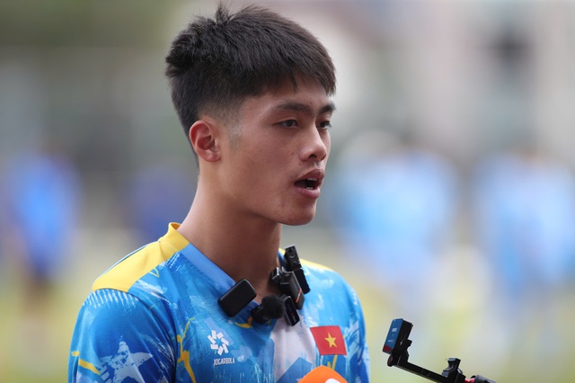 Quốc Việt tiết lộ t&igrave;nh huống &lsquo;đấu tranh&rsquo; với trọng t&agrave;i, cực tin U.23 Việt Nam sẽ thắng Malaysia- Ảnh 1.