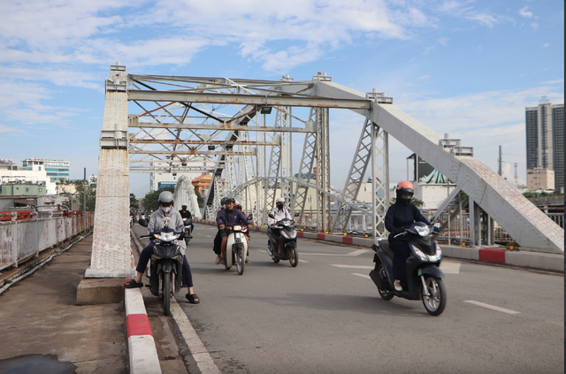CSGT TP.HCM lưu ý: Từ 6.12, điều chỉnh tổ chức giao thông cầu Tân Thuận 1 - Ảnh 1.