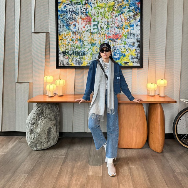 Mùa của những gam màu trung tính đã đến, phối đồ kiểu gì cũng đẹp - Ảnh 2.