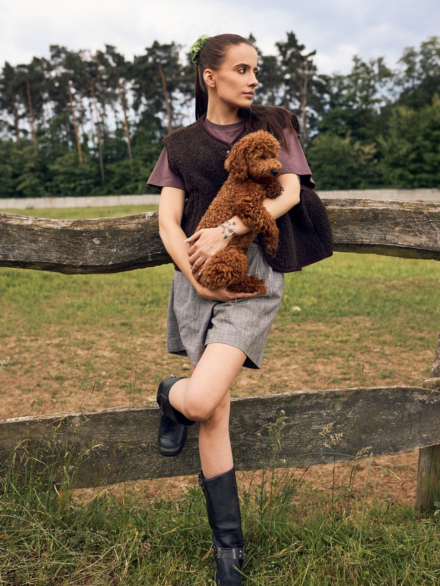 Mùa của những gam màu trung tính đã đến, phối đồ kiểu gì cũng đẹp - Ảnh 3.