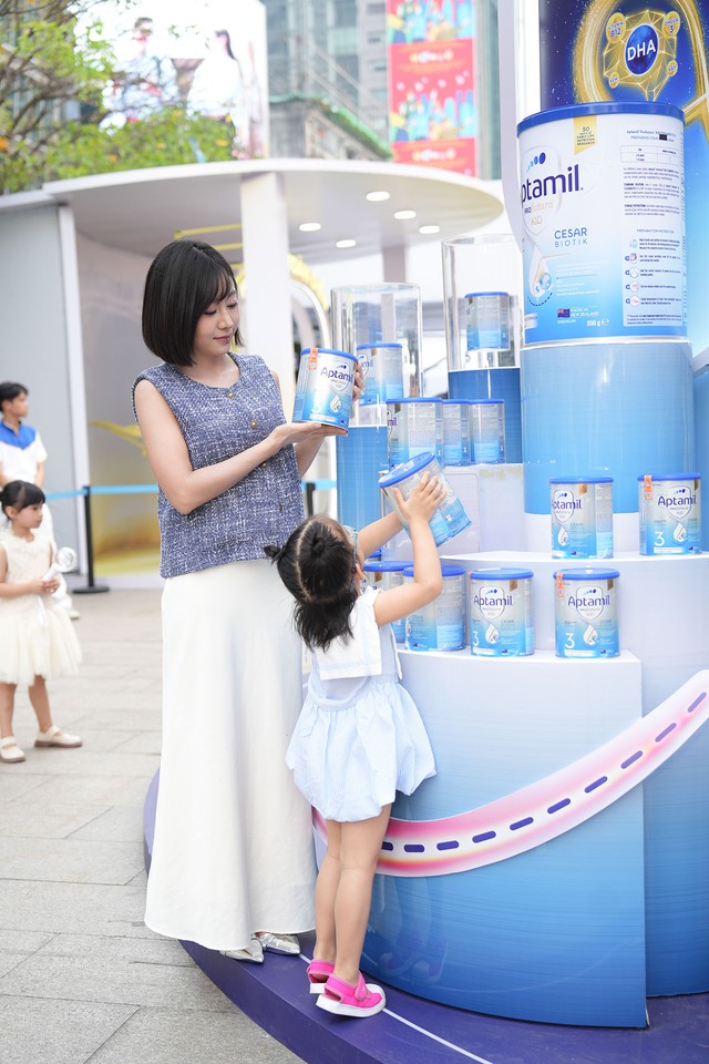 Sự kiện ‘Vũ trụ dưỡng chất One Aptamil’ do Danone lần đầu tổ chức tại Việt Nam - Ảnh 4.